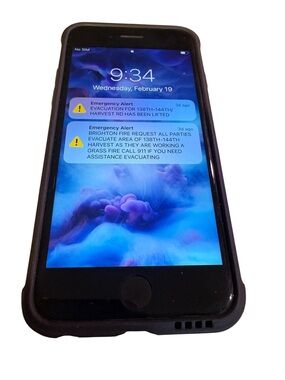 Apple iPhone 7 - Black (Storage Unknown) - Powers On Raptic Shield Case